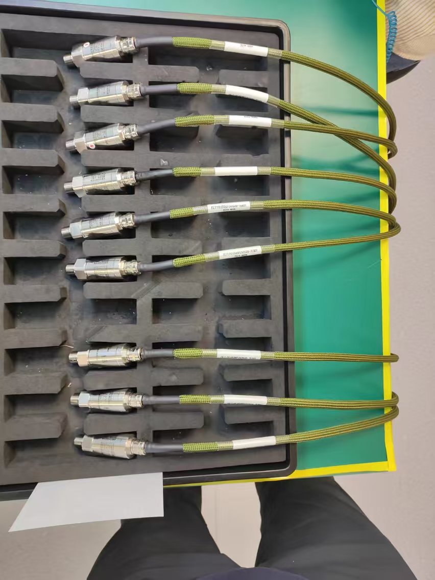 What factors affect the measurement accuracy of piezoresistive silicon resonant pressure sensors?